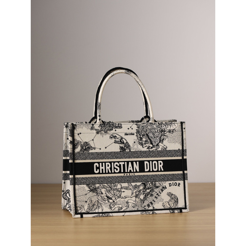 D*or book tote in milky white