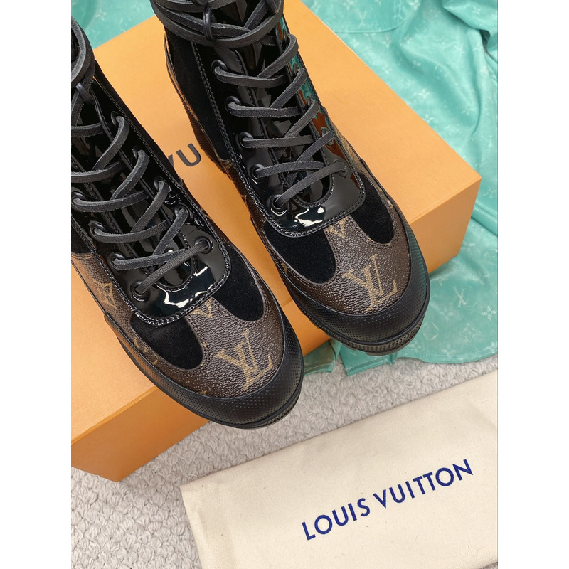 l**is V*t*n world tour platform desert boots black