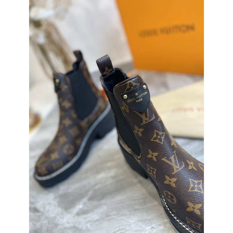 l**is V*t*n beaubourg ankle boots monogram