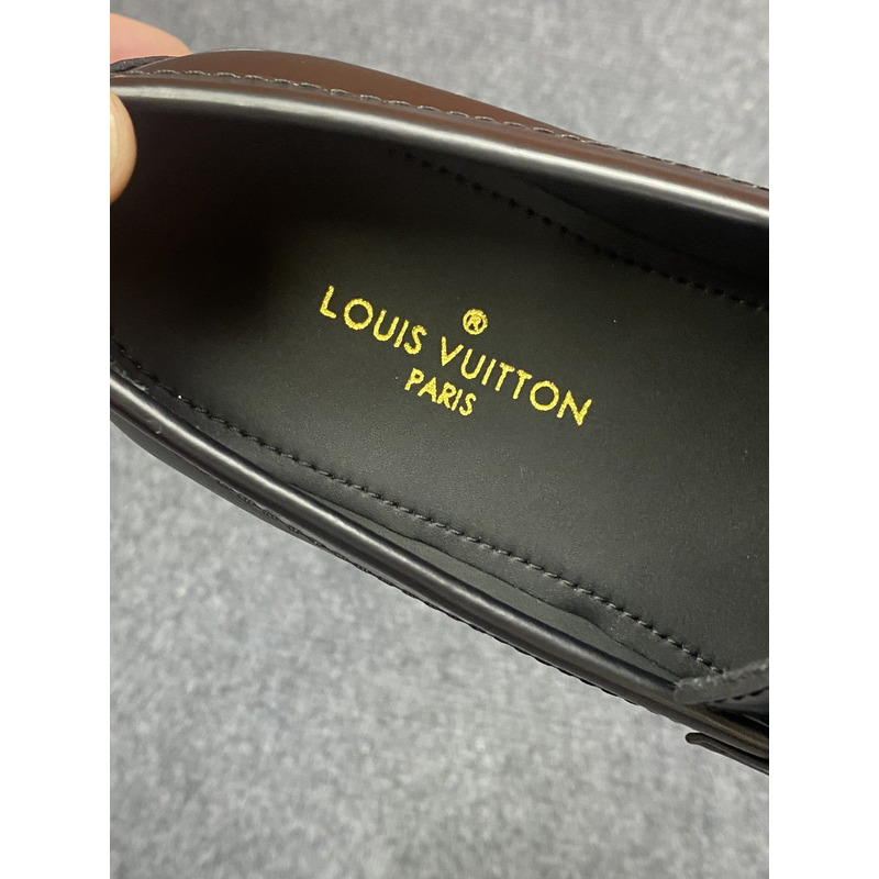 l**is V*t*n major loafer  leather shoes