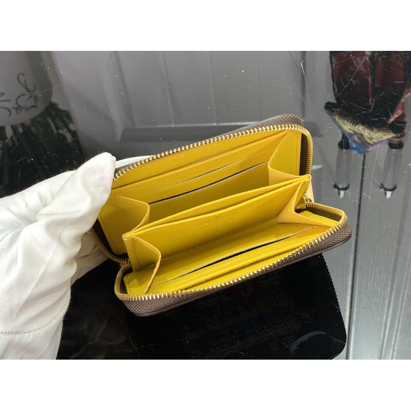 l**is V*t*n zipper coin purse