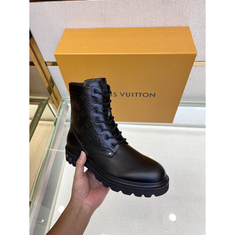 l**is V*t*n ranger black boot