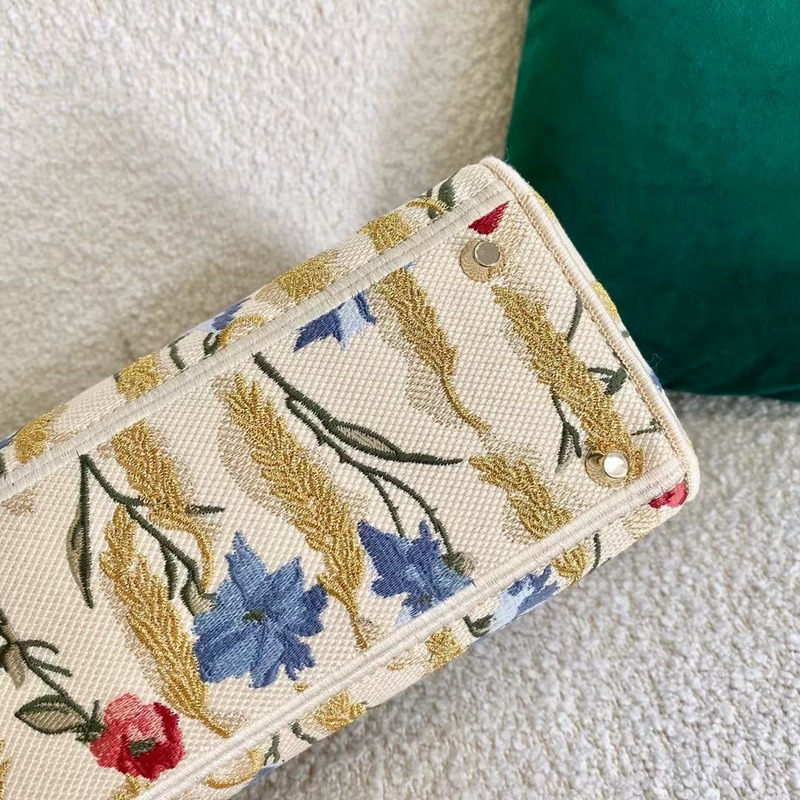 D*or lady d-lite hibiscus metallic thread embroidery bag