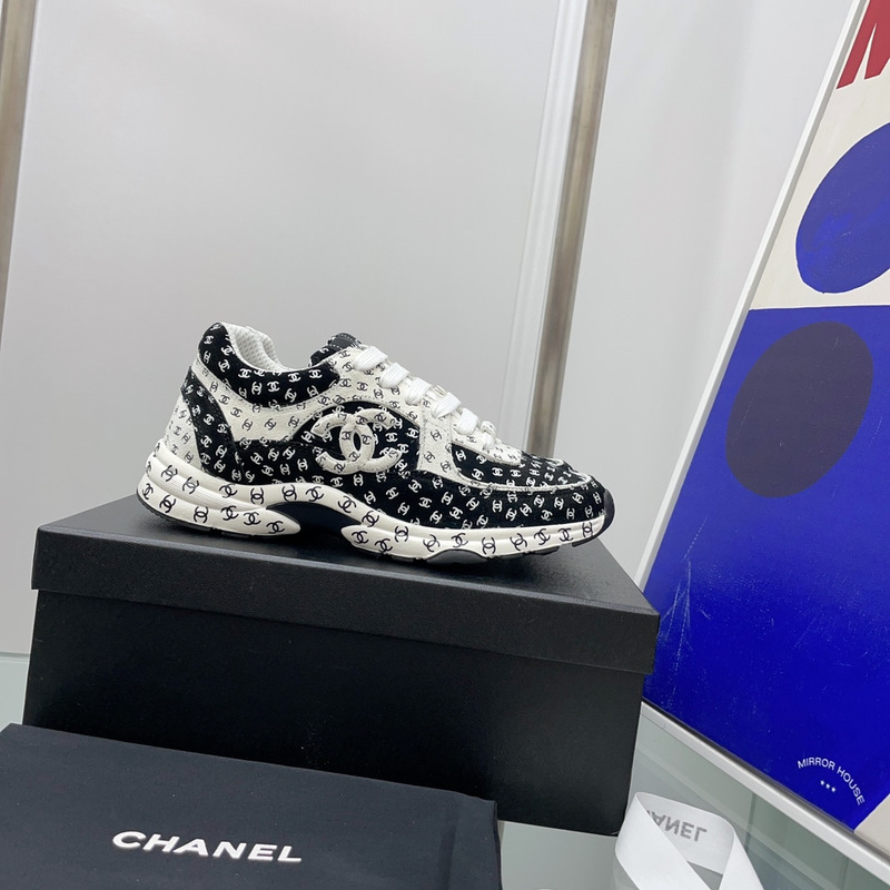Ch*el trainer printed cc white (w)