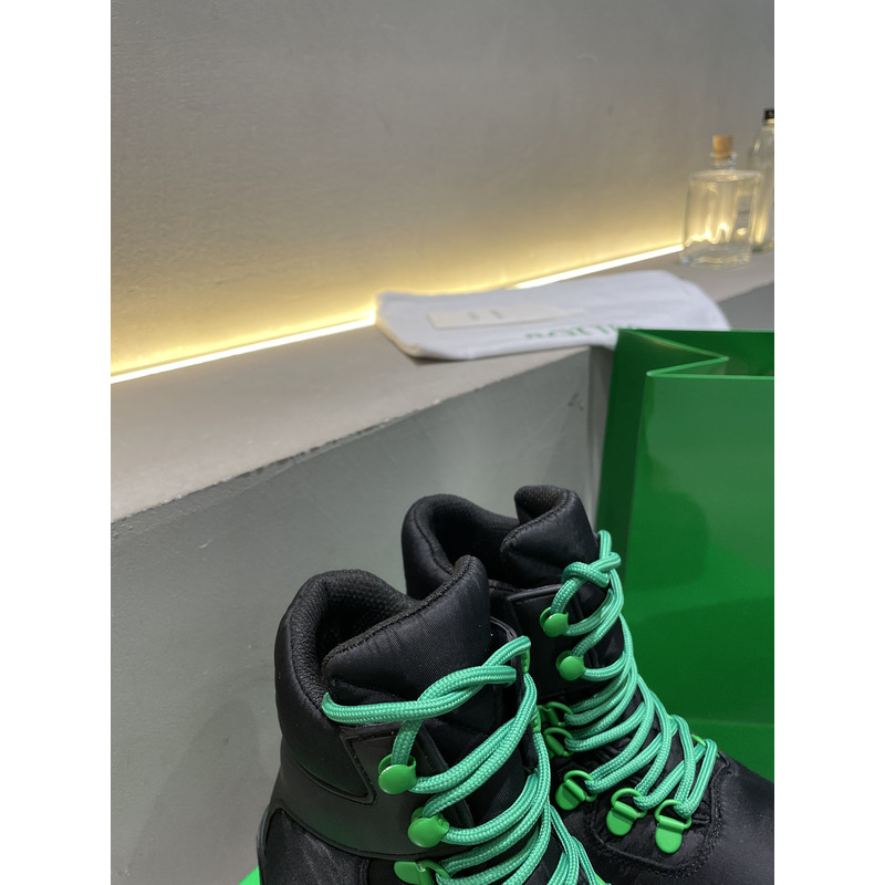 Bo*te*ga ve*ne*ta puddle bomber lace-up boots black