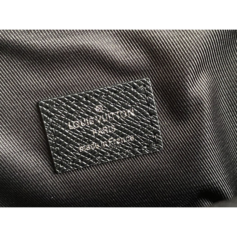 l**is V*t*n avenue crossbody bag black