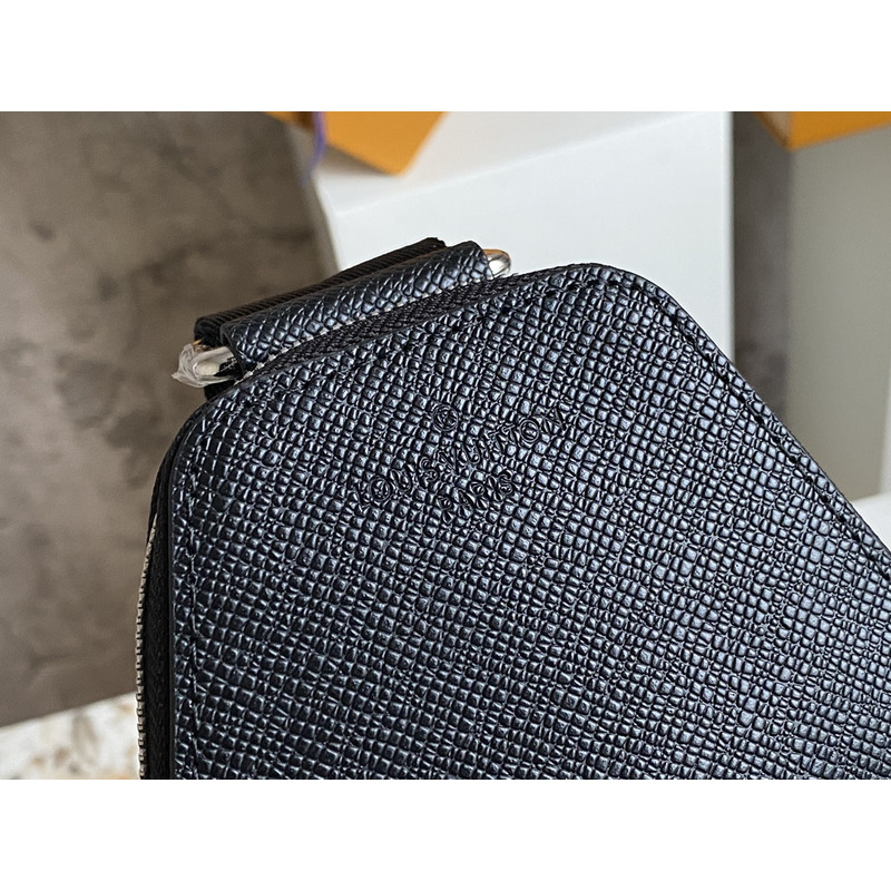 l**is V*t*n avenue crossbody bag black