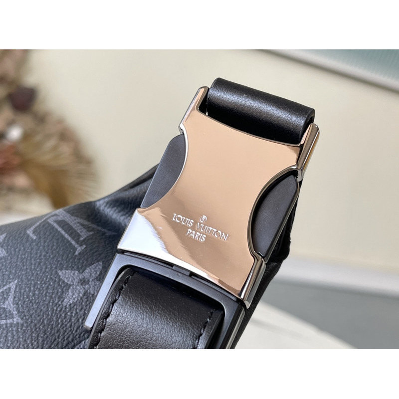 l**is V*t*n discovery bumbag monogram shadow black