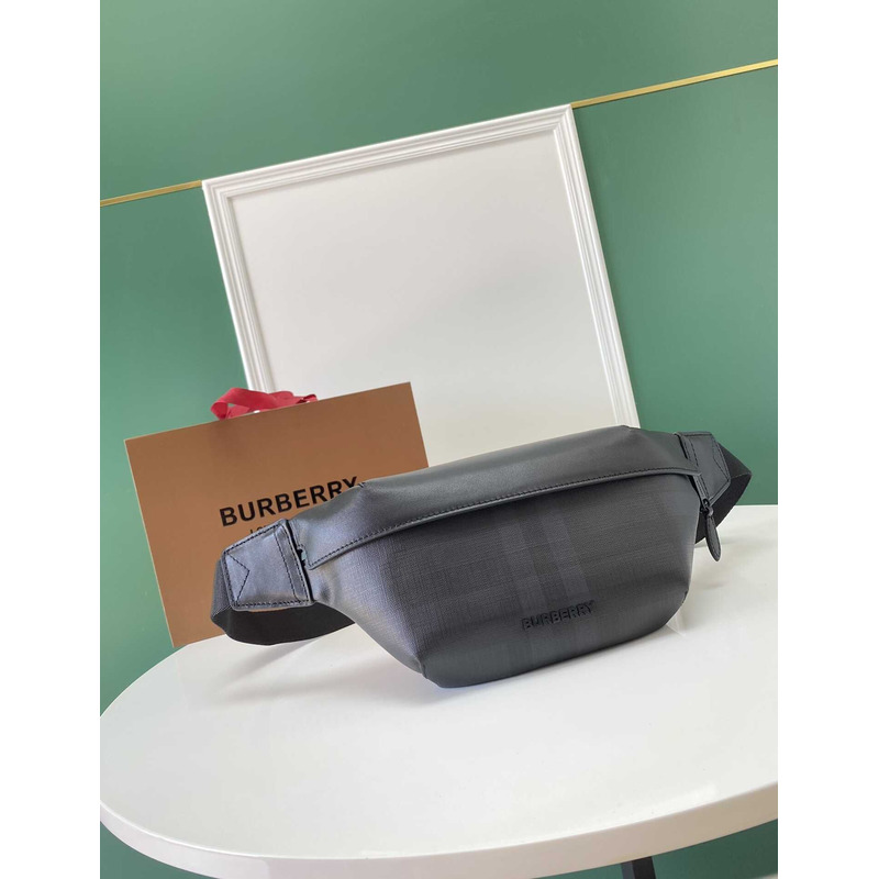 B**rry checked belt bag