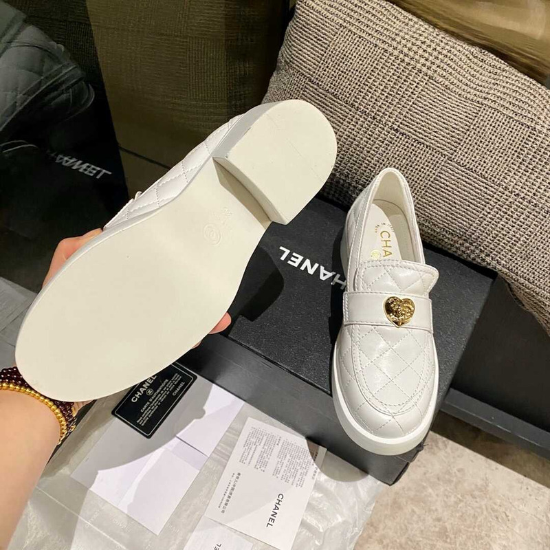 Ch*el heart casual style plain leather party style elegant style white