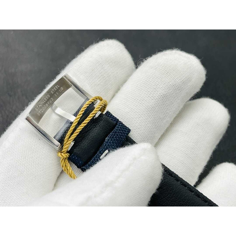 Omega Speedmaster Apollo Xiii Silver Snoopy Award Ref-31032425002001