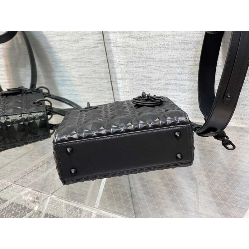 d*or leather Di*m*nd shaped cannage lady d*or bag black
