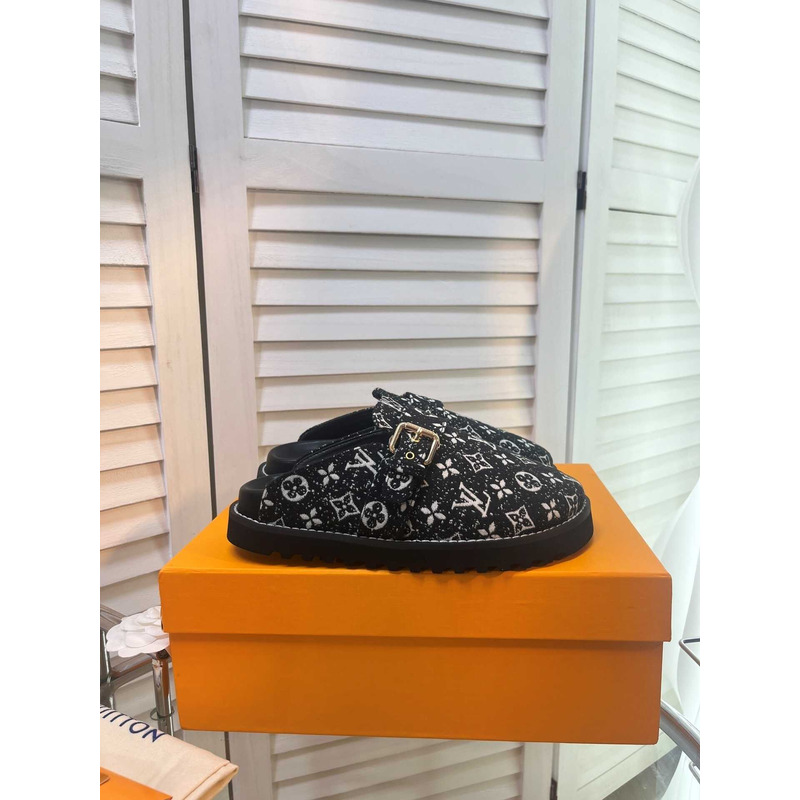 l**is V*t*n cosy sandals black