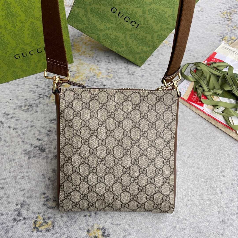 G*u*i interlocking g messenger bag beige