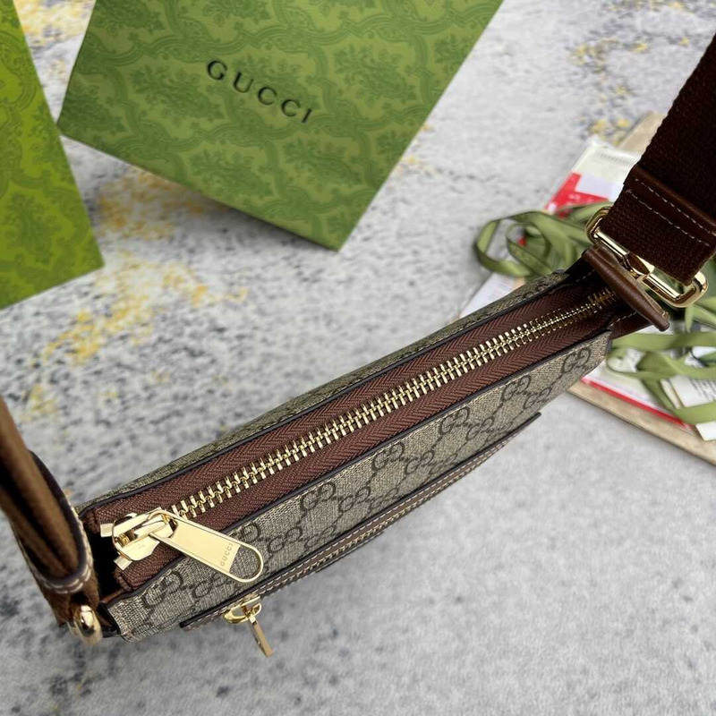 G*u*i interlocking g messenger bag beige