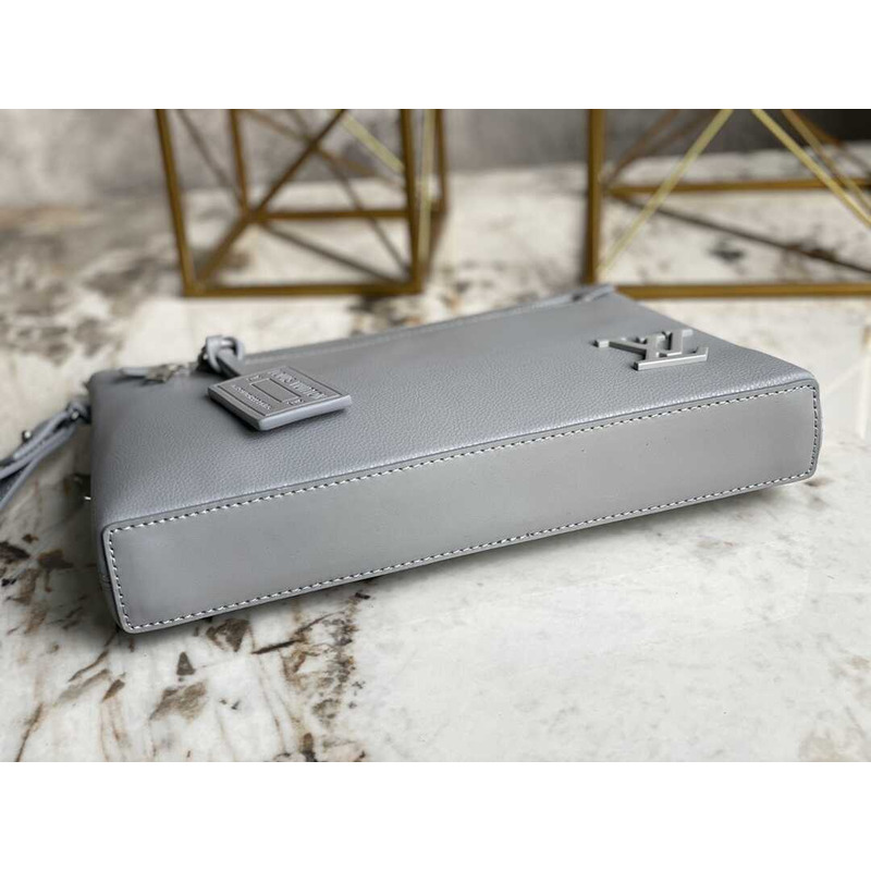 l**is V*t*n takeoff handbag grey