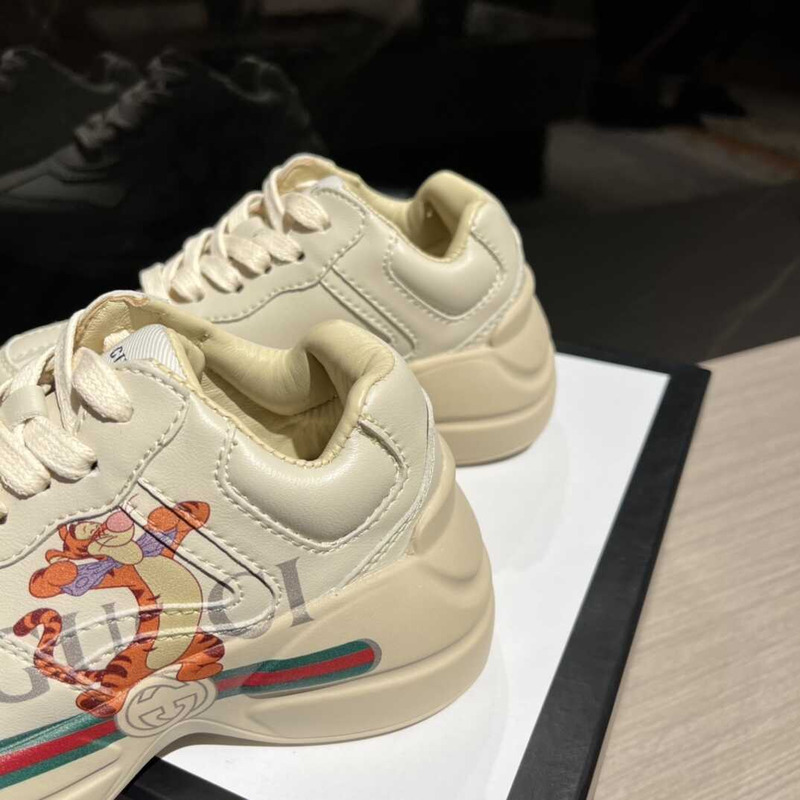 G*u*i x tiger kids  sneakers