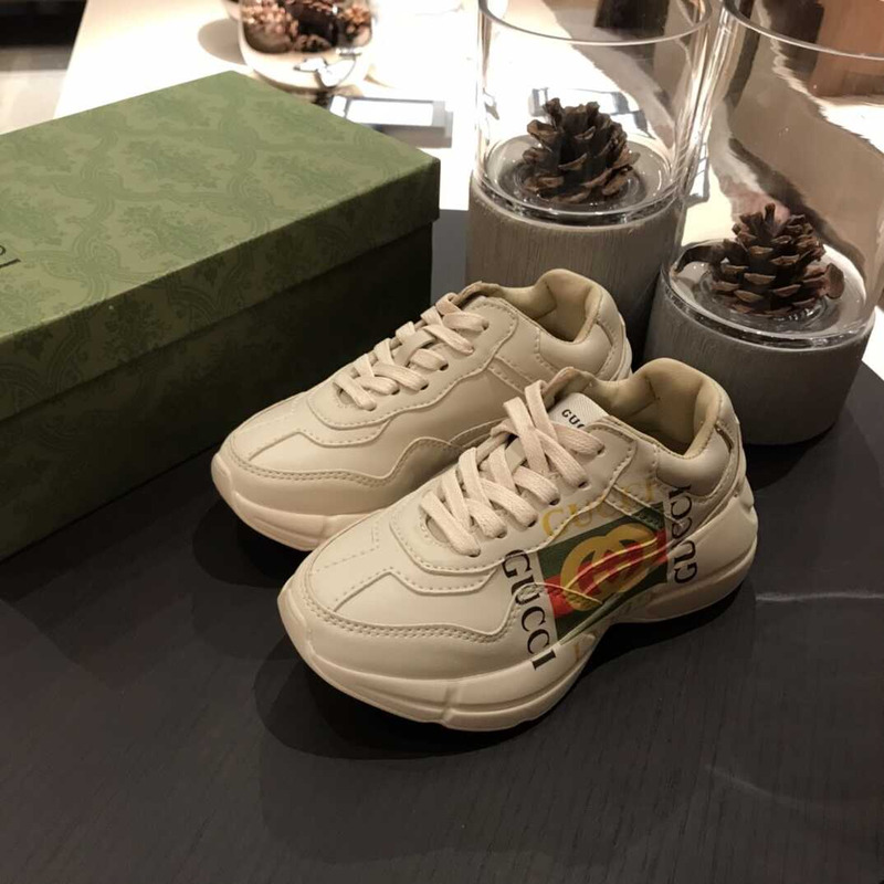 G*u*i  rhyton logo ivory kids sneakers