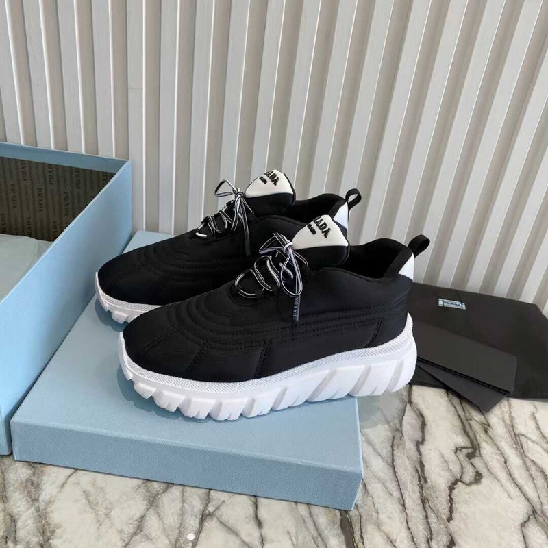 Pra*a lace up platform sneakers white and black