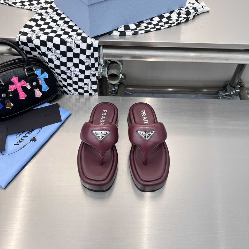 Pra*a soft padded nappa leather thong wedge sandals burgundy