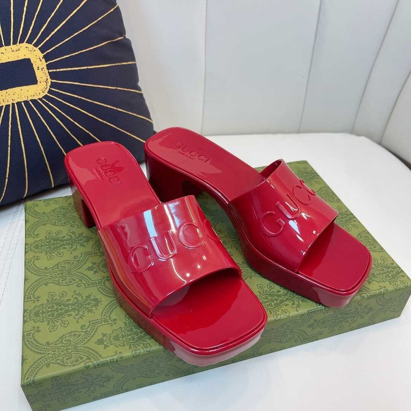 G*u*i women rubber slide sandal red