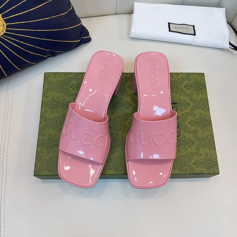 G*u*i women rubber slide sandal pink