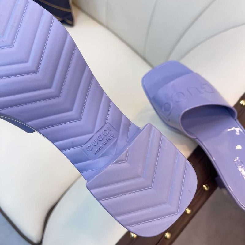 G*u*i women rubber slide sandal purple