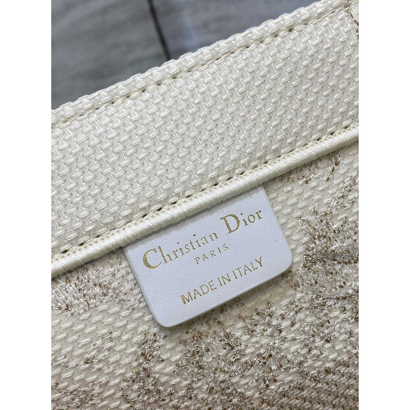 D*or toile de jouy embroidery white medium