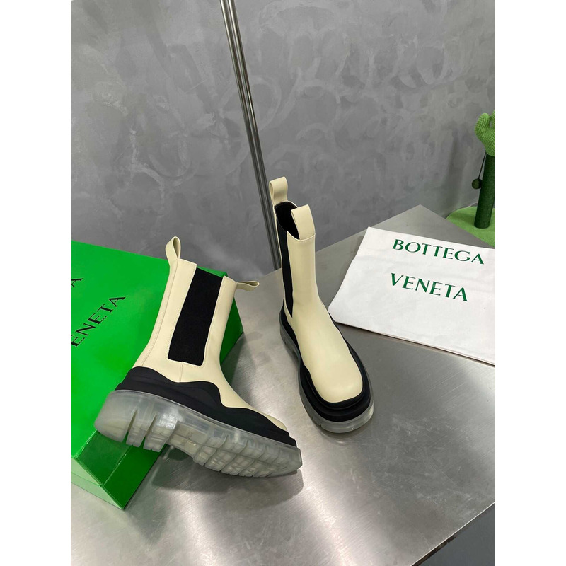 Bo*te*ga ve*ne*ta bv tire boots in white