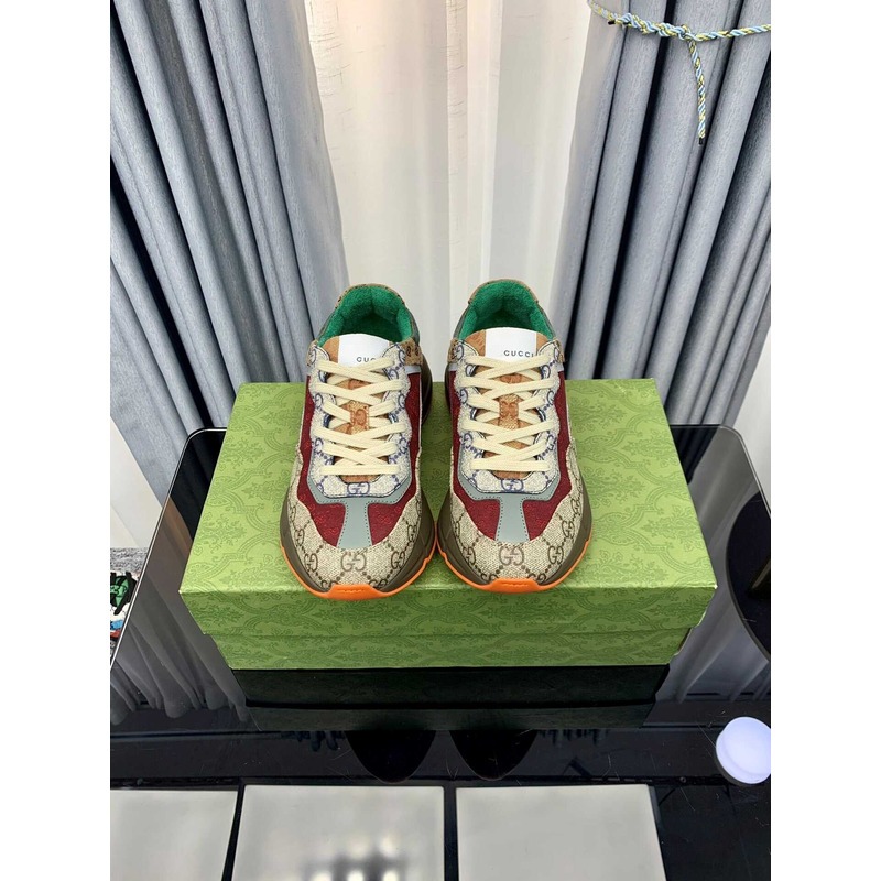 G*u*i brick red rhyton