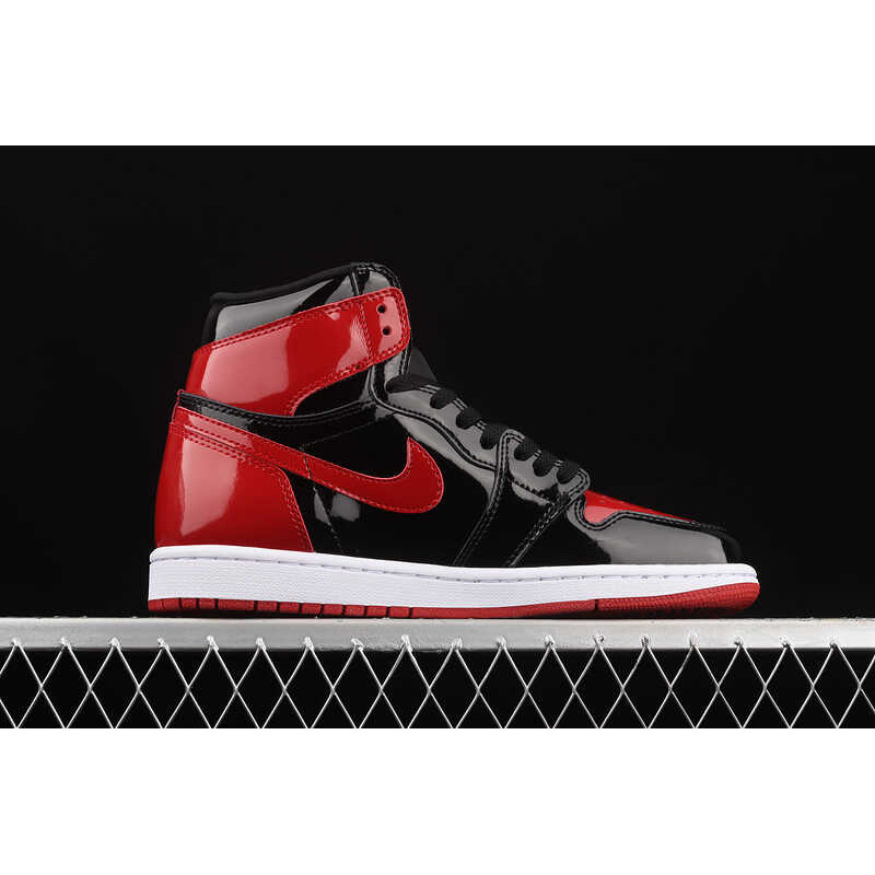 Nike Air Jordan 1 Retro High OG \