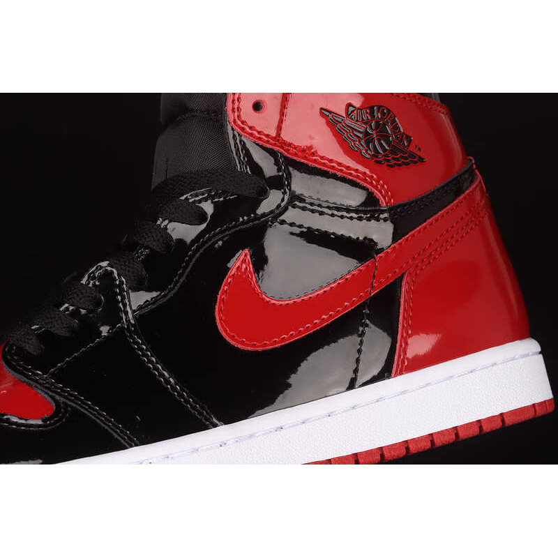 Nike Air Jordan 1 Retro High OG \