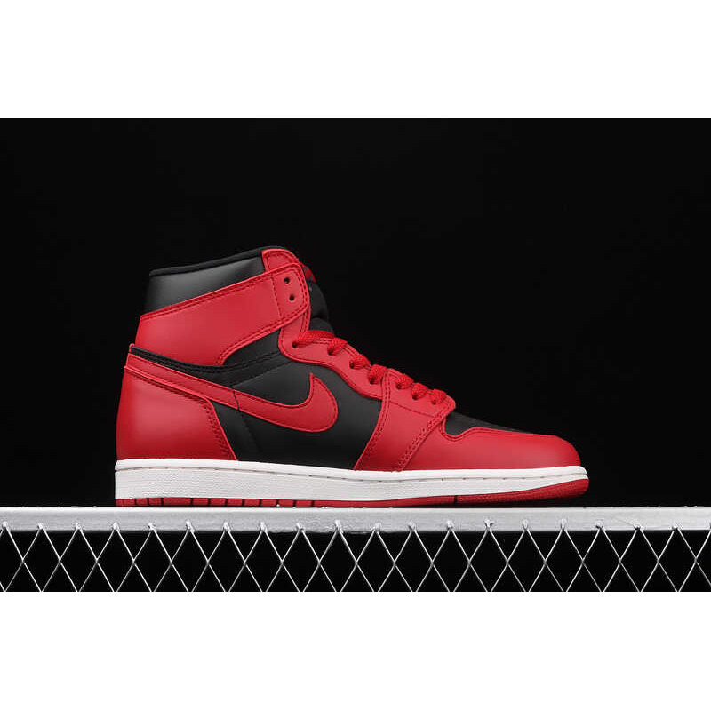 Nike Air Jordan 1 Retro High OG \