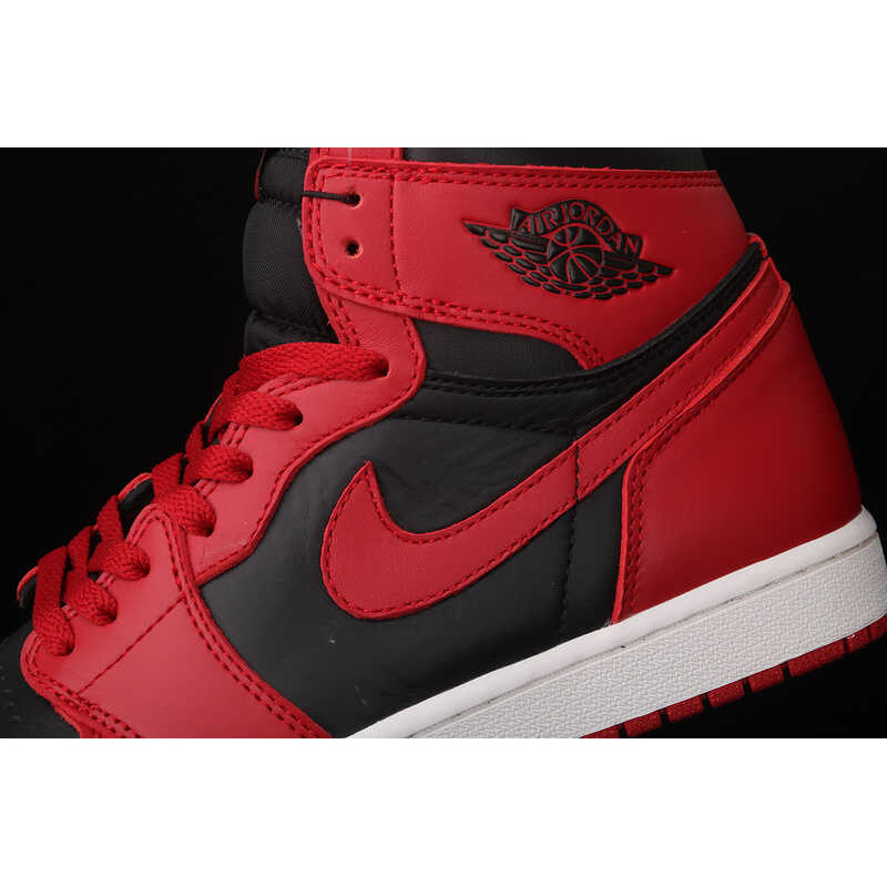 Nike Air Jordan 1 Retro High OG \