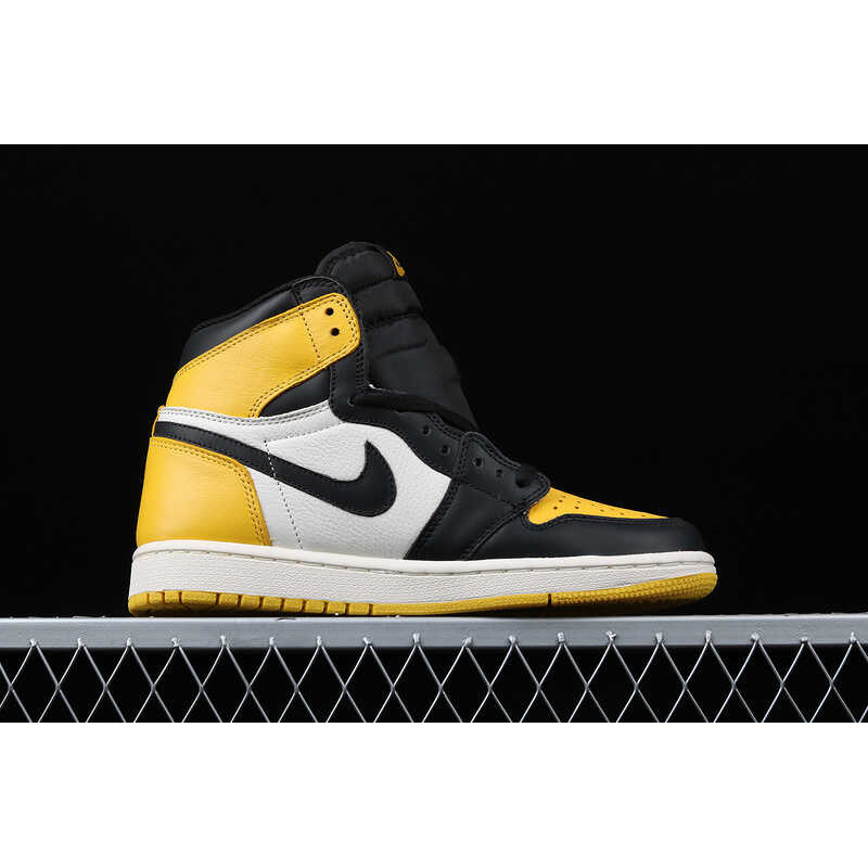 Nike Air Jordan 1 Retro High OG Yellow Toe