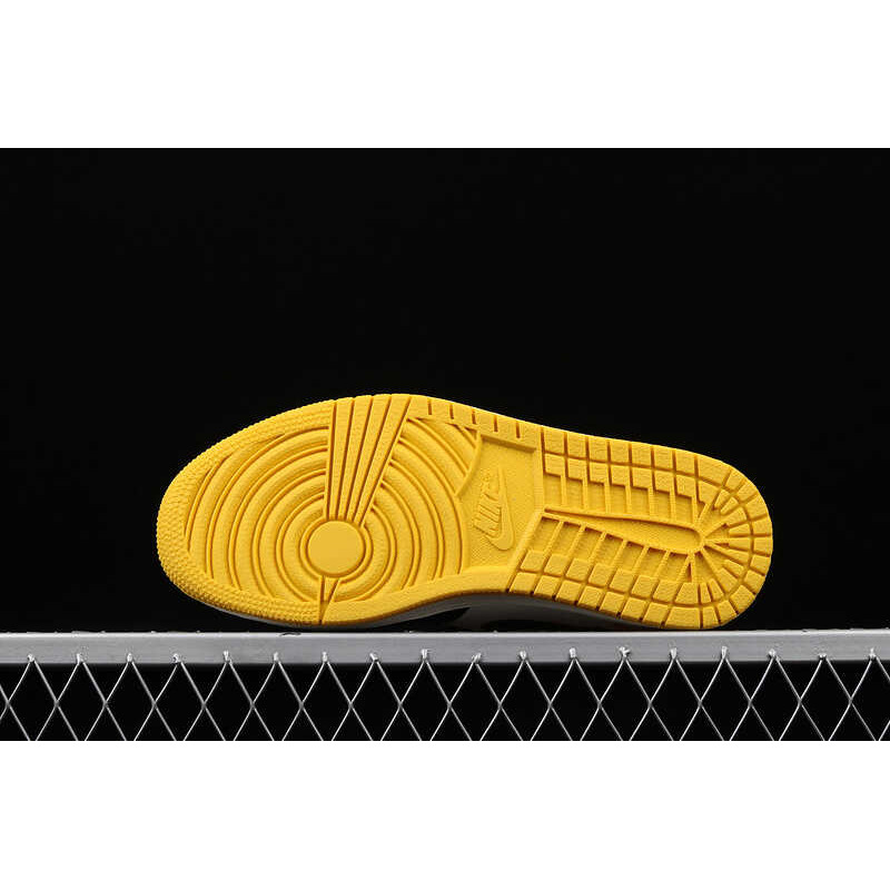 Nike Air Jordan 1 Retro High OG Yellow Toe