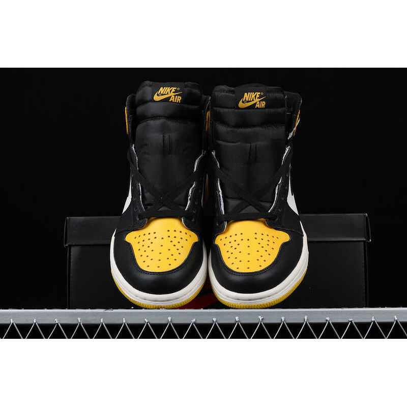 Nike Air Jordan 1 Retro High OG Yellow Toe