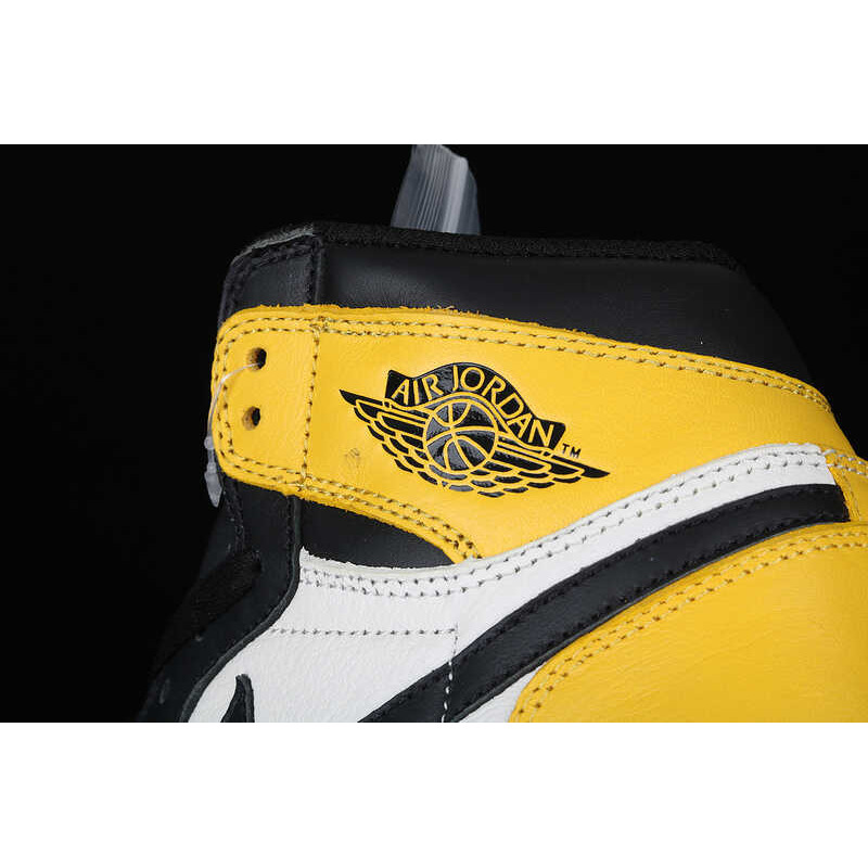 Nike Air Jordan 1 Retro High OG Yellow Toe