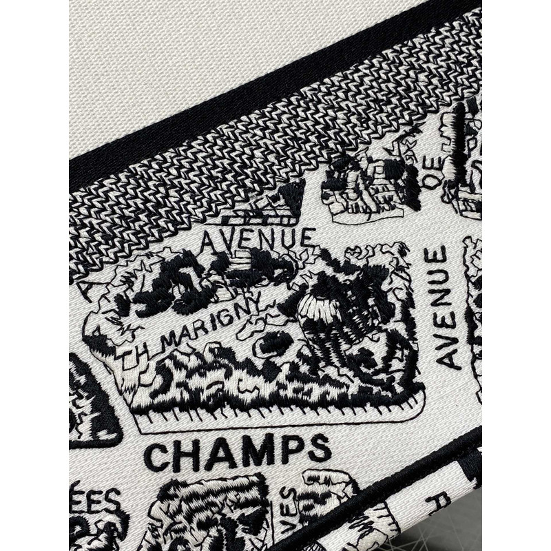 D*or book tote meduim plan de paris embroidery white and black