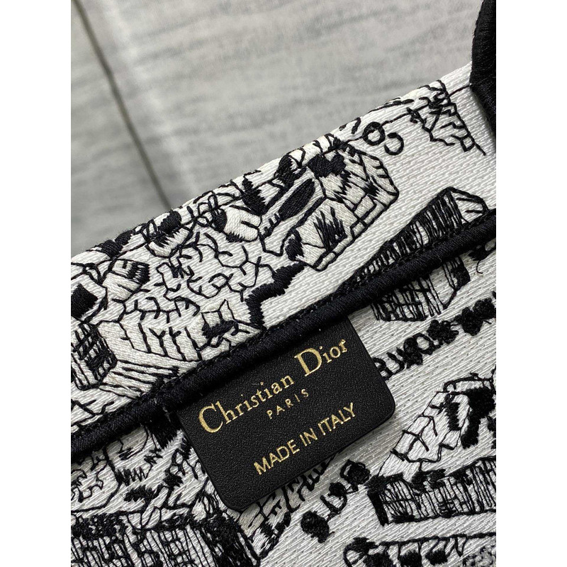 D*or book tote meduim plan de paris embroidery white and black