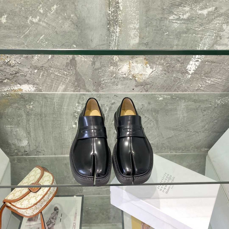 ma*s*n Ma*i*latabi loafers black