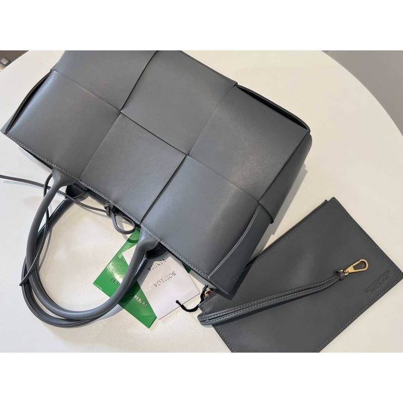 Bo*te*ga ve*ne*ta arco lambskin leather tote bag grey