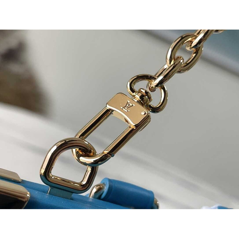 l**is V*t*n monogram clutch blue