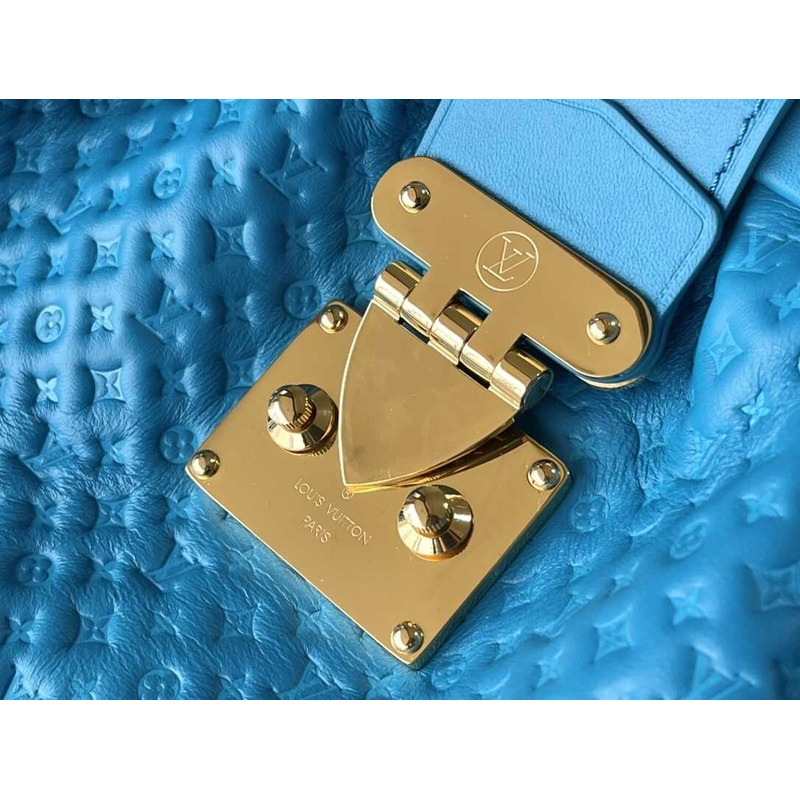 l**is V*t*n monogram clutch blue