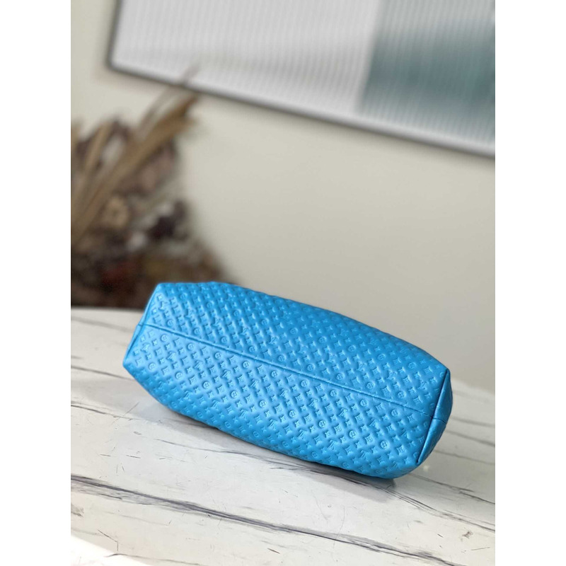 l**is V*t*n monogram clutch blue