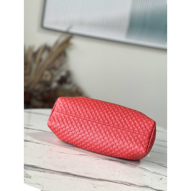 l**is V*t*n monogram clutch red