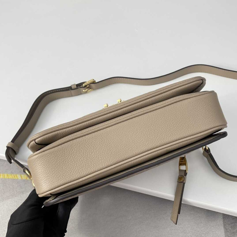 l**is V*t*nl**is V*t*n pochette metis monogram empreinte leather grey