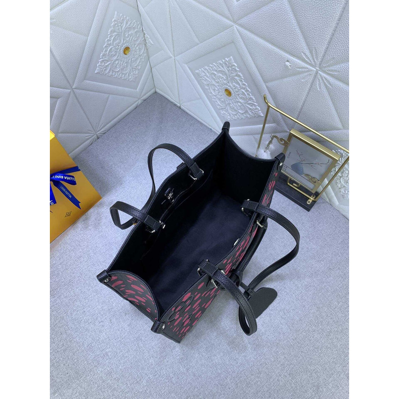 l**is V*t*n x yk onthego mm​ black pink