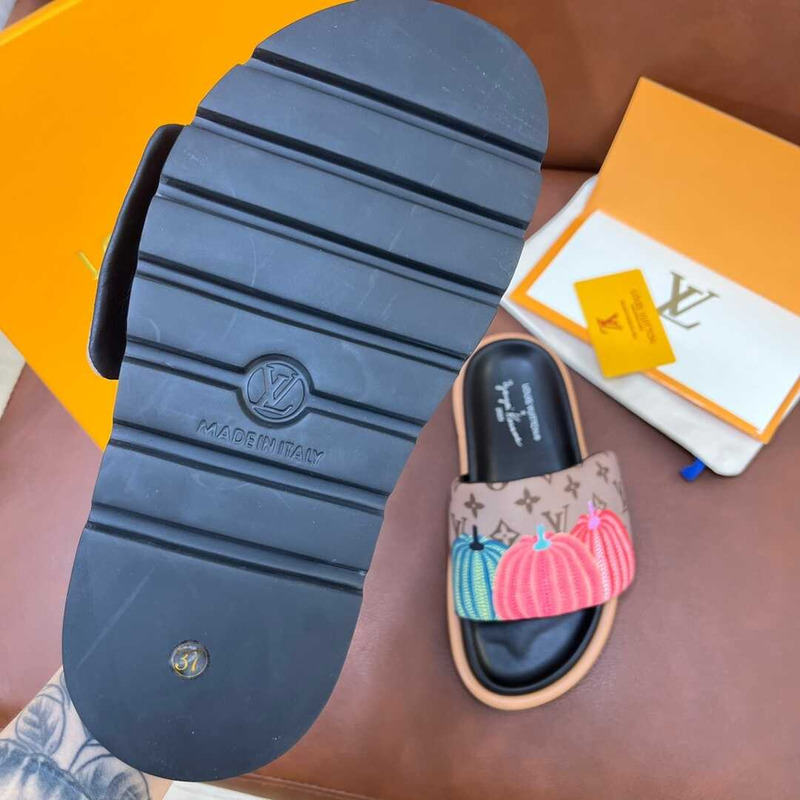 l**is V*t*n yayoi kusama pumpkin series slippers brown