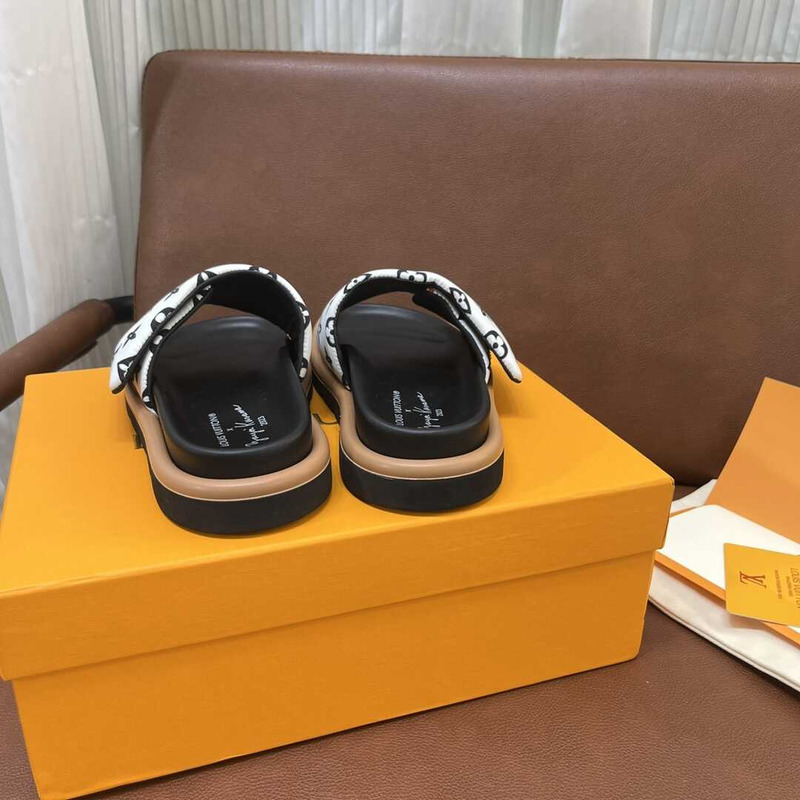 l**is V*t*n yayoi kusama pumpkin series slippers white